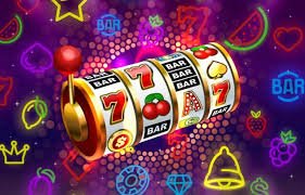 Ilustrasi gameplay sportsbook dan slot online di online138 dengan desain modern